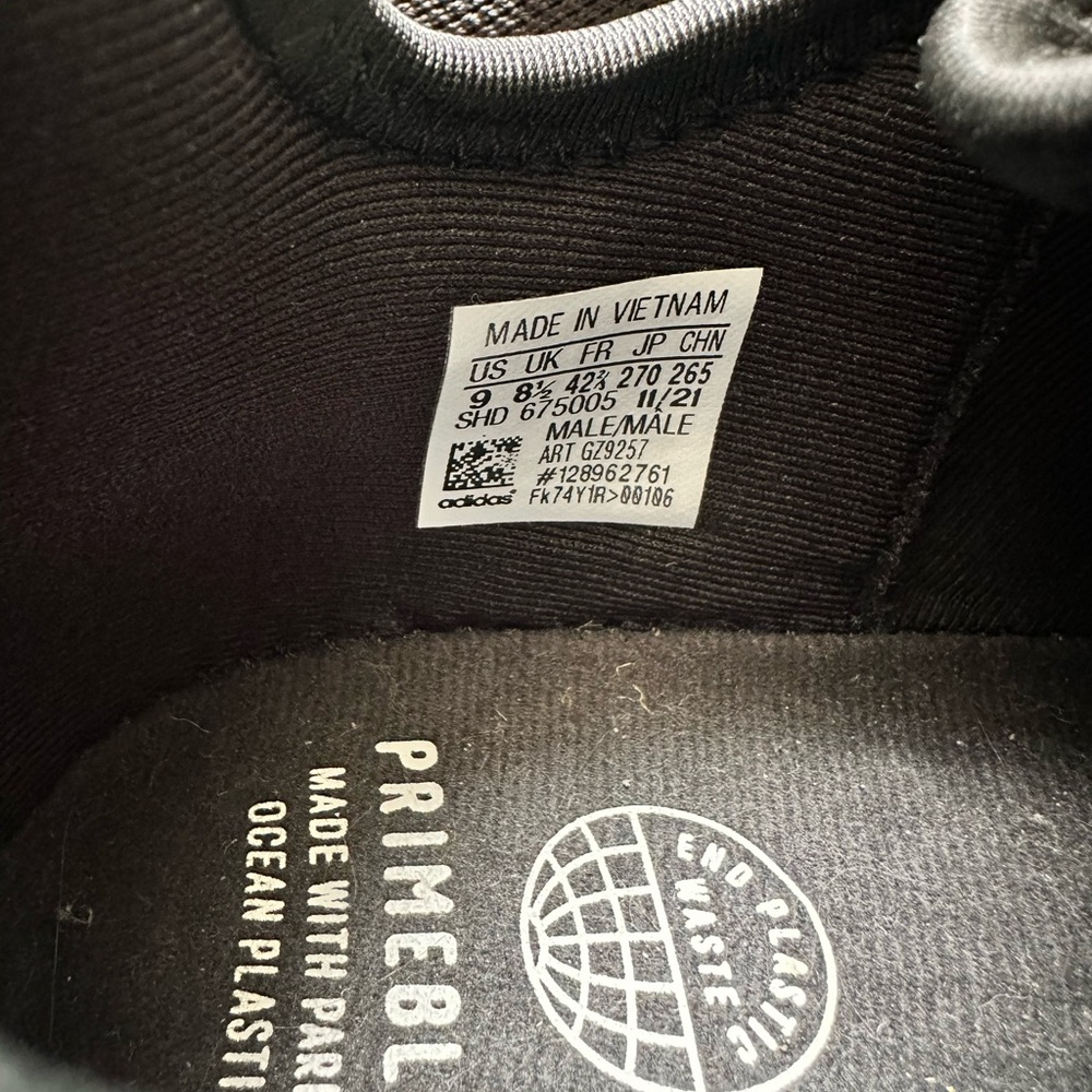 Adidas NMD_R1 Primeblue Black Gum Men’s Size 9 - Picture 8 of 8